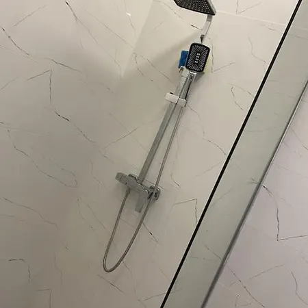 The With The Price Apartment *