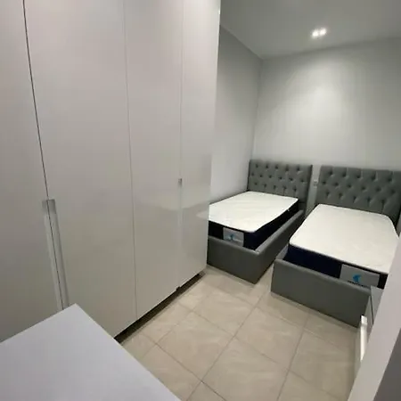 The With The Price Apartment *
